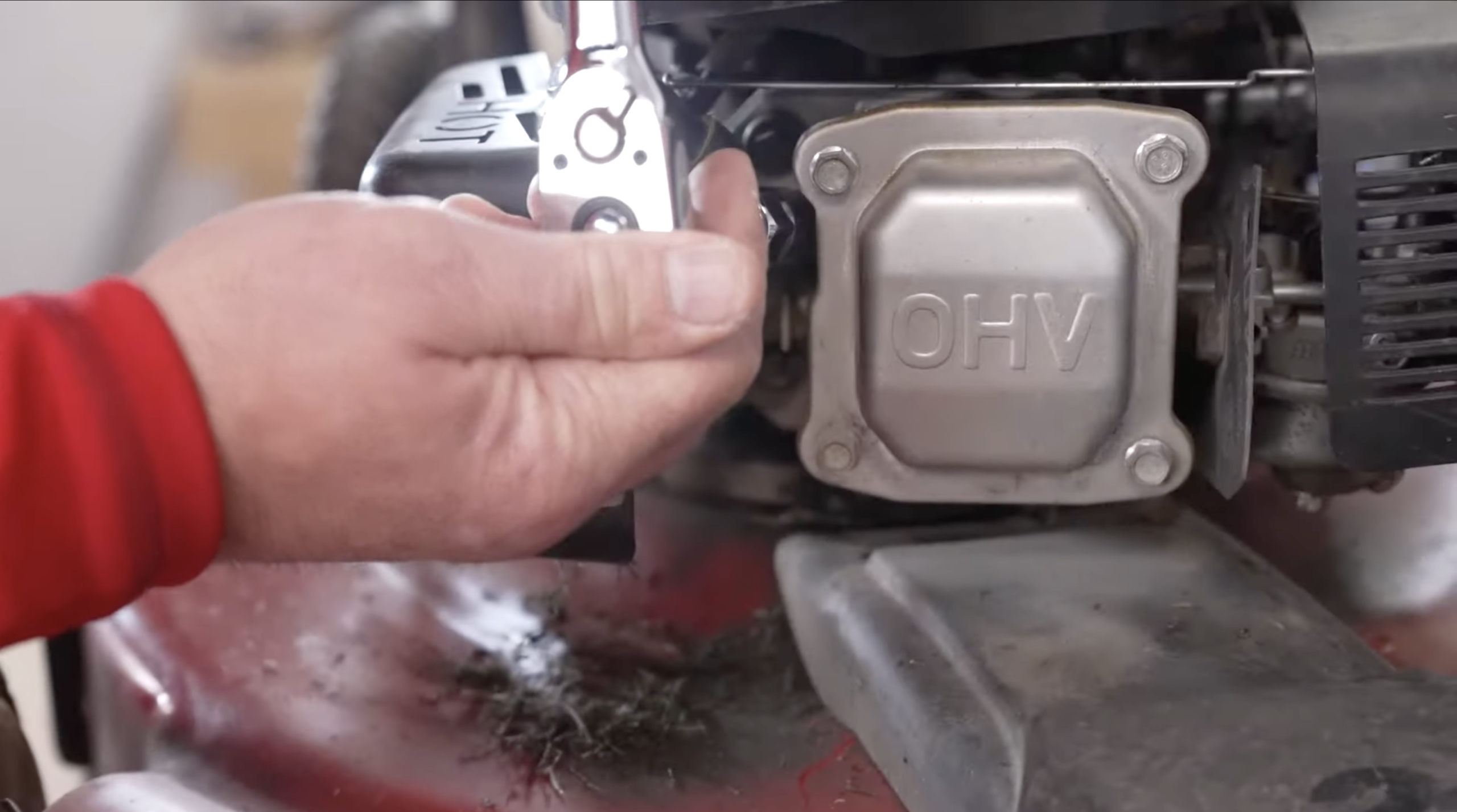 Tighten spark plug with socket