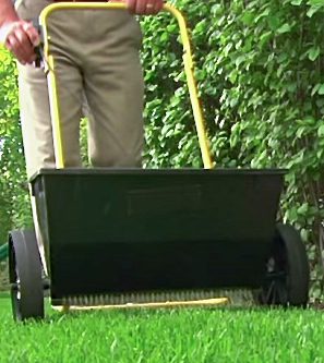 Using a drop spreader