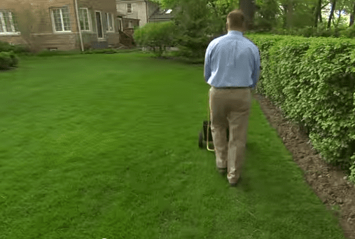 Using a drop spreader