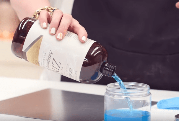 Pour Solution